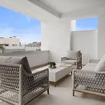 아파트 Casa Vanian Gardens 에스테포나