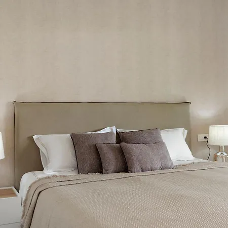 Casa Vanian Gardens 埃斯特波纳