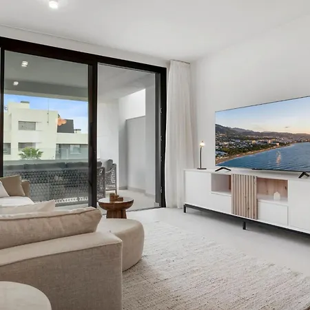 Casa Vanian Gardens 埃斯特波纳