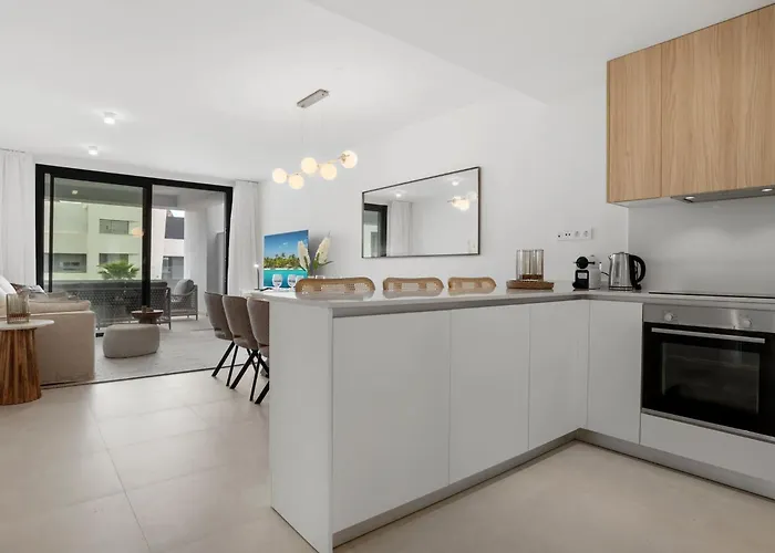 Casa Vanian Gardens Апартаменти *